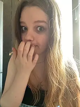 -MimmiLissa- online show from 04-12-26, 02:33