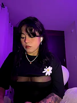 Snapshot of Naiara_sex chatting on 10-22-25, 07:30 Naiara sex online show from 10-22-25, 07:30