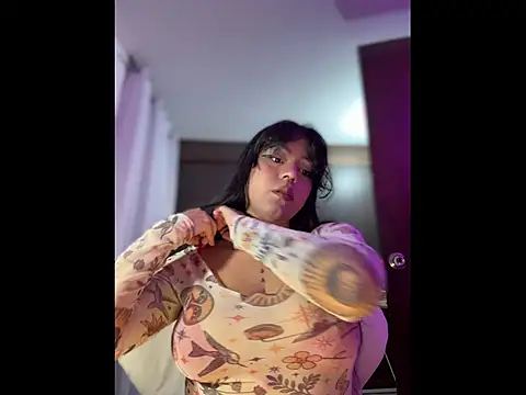 Snapshot of Naiara_sex chatting on 11-08-25, 03:39 Naiara sex online show from 11-08-25, 03:39