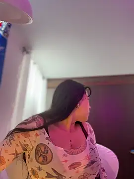 Snapshot of Naiara_sex chatting on 11-28-25, 12:41 Naiara sex online show from 11-28-25, 12:41