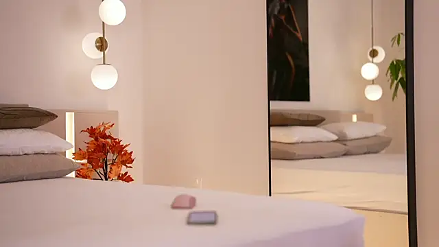 Snapshot of DoviaClaire chatting on 11-17-25, 07:47 DoviaClaire online show from 11-17-25, 07:47