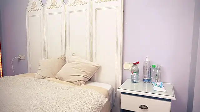 Snapshot of new_dee chatting on 03-22-25, 09:13 new dee online show from 03-22-25, 09:13