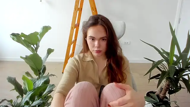 Snapshot of Pokemeboy chatting on 12-06-24, 10:49 Pokemeboy online show from 12-06-24, 10:49