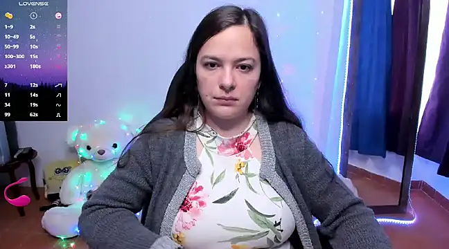 Snapshot of angelaagomez chatting on 02-15-25, 04:23 angelaagomez online show from 02-15-25, 04:23