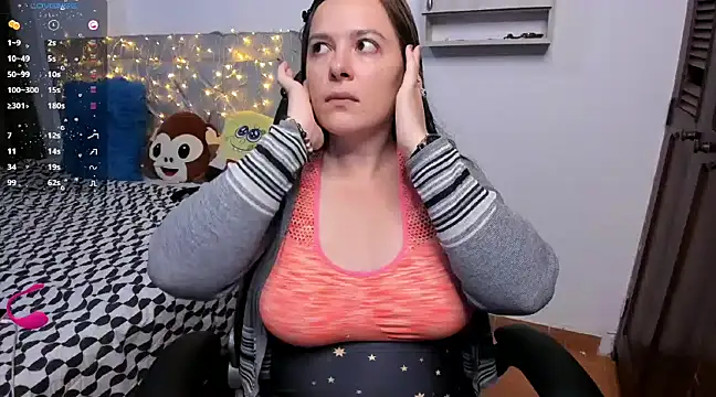 Snapshot of angelaagomez chatting on 03-13-25, 12:48 angelaagomez online show from 03-13-25, 12:48