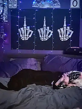 Snapshot of Babii_Nova chatting on 12-28-24, 04:19 Babii Nova online show from 12-28-24, 04:19