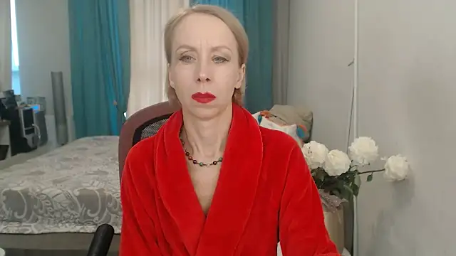Snapshot of LuxuryNika chatting on 05-16-26, 03:00 LuxuryNika online show from 05-16-26, 03:00