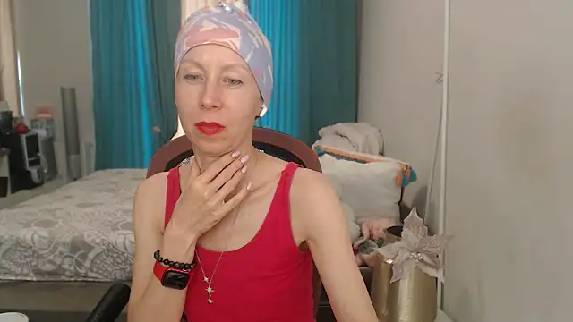 Snapshot of LuxuryNika chatting on 07-10-26, 01:25 LuxuryNika online show from 07-10-26, 01:25