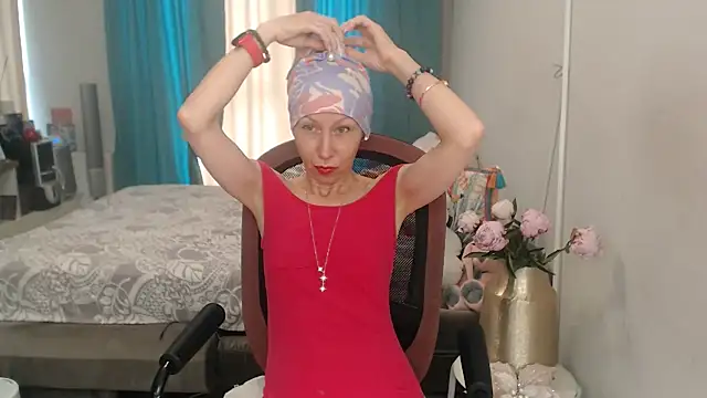Snapshot of LuxuryNika chatting on 07-13-26, 11:35 LuxuryNika online show from 07-13-26, 11:35
