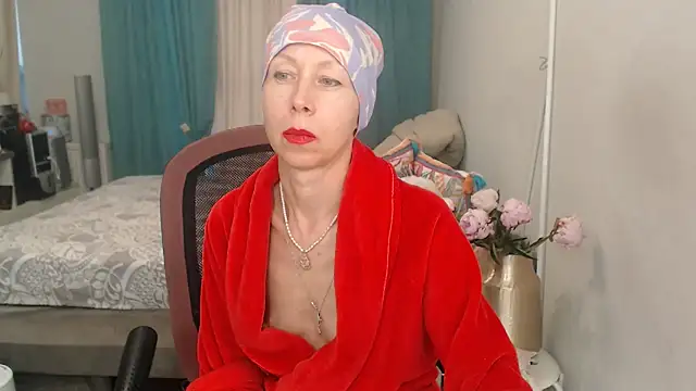 Snapshot of LuxuryNika chatting on 07-14-26, 05:29 LuxuryNika online show from 07-14-26, 05:29