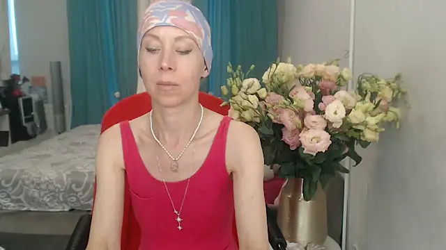 Snapshot of LuxuryNika chatting on 07-17-26, 04:56 LuxuryNika online show from 07-17-26, 04:56