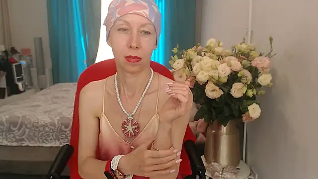 Snapshot of LuxuryNika chatting on 07-20-26, 10:39 LuxuryNika online show from 07-20-26, 10:39