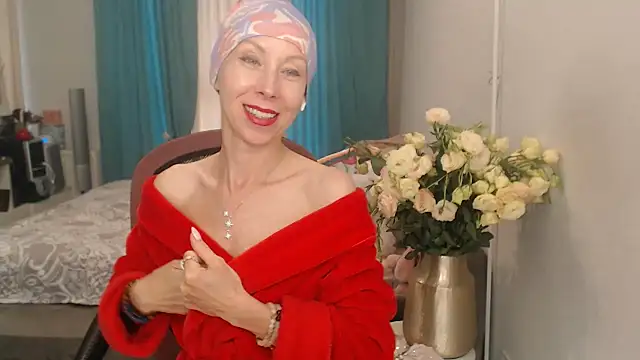 Snapshot of LuxuryNika chatting on 07-23-26, 02:48 LuxuryNika online show from 07-23-26, 02:48