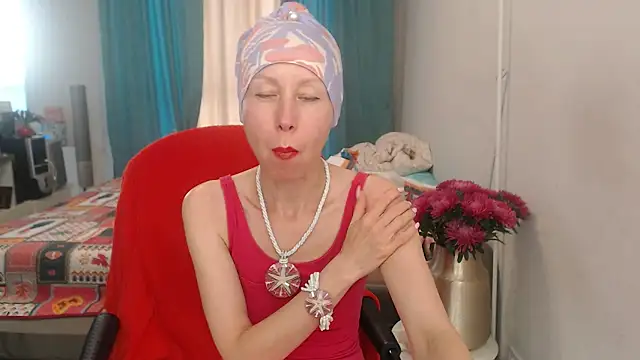 Snapshot of LuxuryNika chatting on 07-30-26, 02:05 LuxuryNika online show from 07-30-26, 02:05