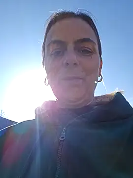 IsabelleCraft online show from 03-22-25, 07:47