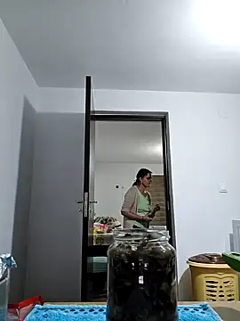 IsabelleCraft online show from 09-11-25, 06:52