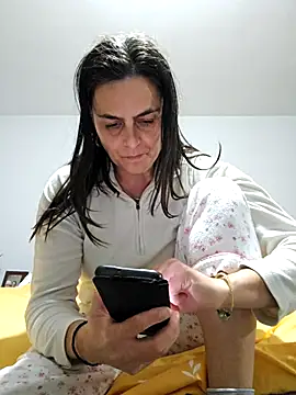 IsabelleCraft online show from 11-17-25, 08:58