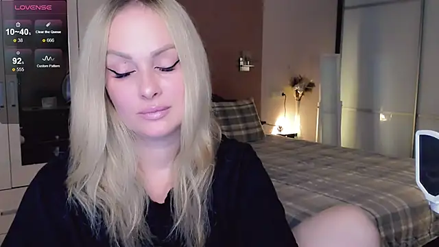 Libby Nora online show from 11-06-25, 10:38