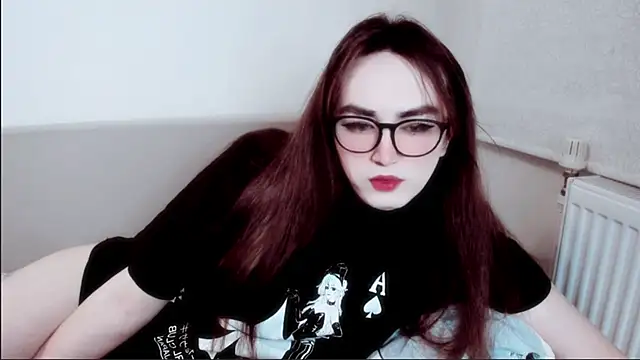 Snapshot of MinniMaksy chatting on 12-21-25, 08:05 MinniMaksy online show from 12-21-25, 08:05