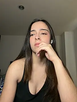 Snapshot of swrennn19 chatting on 11-08-25, 03:23 swrennn19 online show from 11-08-25, 03:23