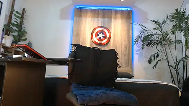 Snapshot of Andrew_4_ chatting on 07-25-26, 02:53 Andrew 4 online show from 07-25-26, 02:53