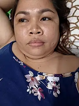 Snapshot of XXLorie_02 chatting on 05-24-26, 02:00 XXLorie 02 online show from 05-24-26, 02:00