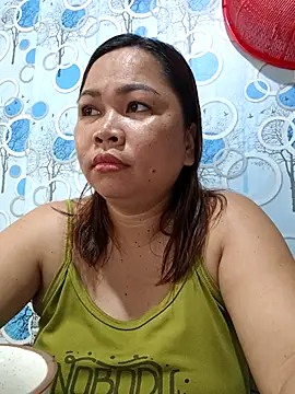 Snapshot of XXLorie_02 chatting on 06-05-26, 10:48 XXLorie 02 online show from 06-05-26, 10:48