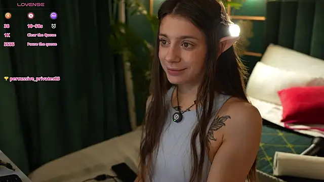 Eille Elfie online show from 12-15-25, 05:34