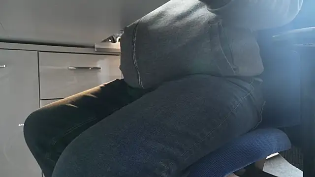 Snapshot of NylonHype chatting on 01-07-25, 02:51 NylonHype online show from 01-07-25, 02:51