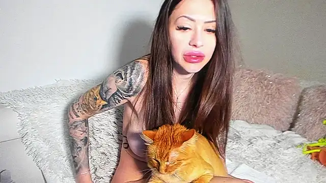 BrianaDiamondXXX online show from 07-06-26, 08:11