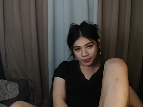 Snapshot of Kisses-For-You chatting on 01-13-26, 05:18 Kisses-For-You online show from 01-13-26, 05:18