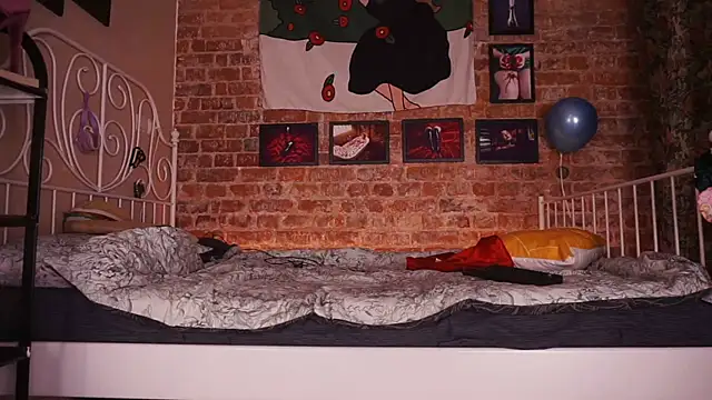 Evelively online show from 09-25-25, 03:32