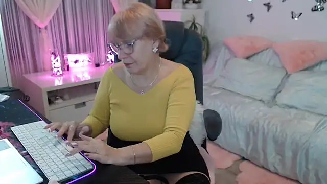 Ghertrude52 online show from 11-10-25, 04:11