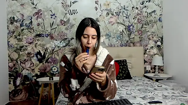 RoseDiamond06 online show from 10-15-25, 03:45