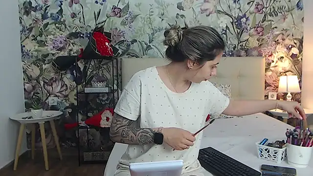 RoseDiamond06 online show from 07-10-26, 02:52