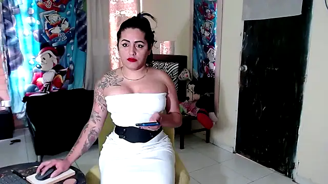 Sashaferrari2000 online show from 10-29-25, 12:40