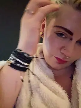 PinkTheHawk online show from 11-18-25, 06:51