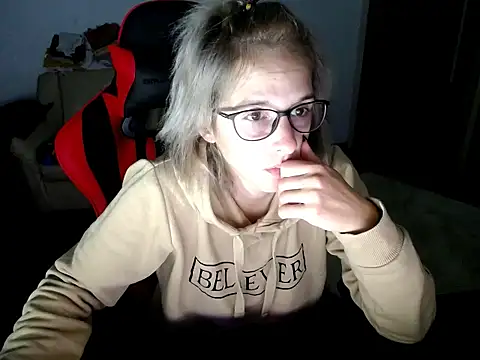 Snapshot of SexxyLety chatting on 10-01-25, 08:15 SexxyLety online show from 10-01-25, 08:15
