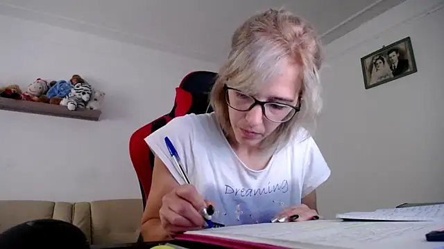 Snapshot of SexxyLety chatting on 10-06-25, 08:23 SexxyLety online show from 10-06-25, 08:23