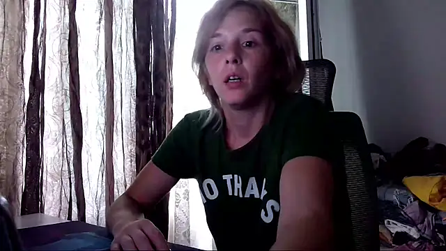 Snapshot of SexxyLety chatting on 07-09-26, 11:36 SexxyLety online show from 07-09-26, 11:36