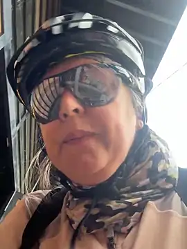 emma tour online show from 10-26-25, 03:18