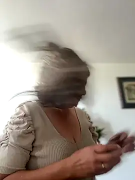 emma tour online show from 11-25-25, 03:45