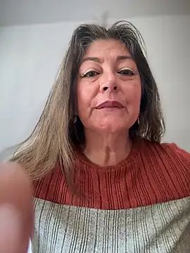 Snapshot of emma_tour chatting on 01-12-26, 03:50 emma tour online show from 01-12-26, 03:50