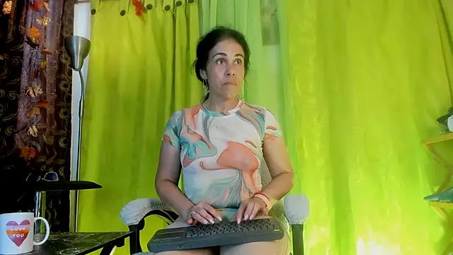 girasol walton online show from 07-06-26, 02:14