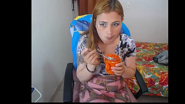 Snapshot of Mia_davis01 chatting on 01-31-25, 05:32 Mia davis01 online show from 01-31-25, 05:32