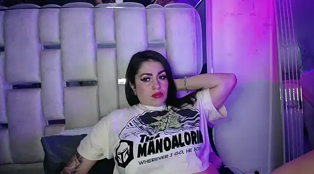 chelaqueen  online show from 02-06-25, 12:00