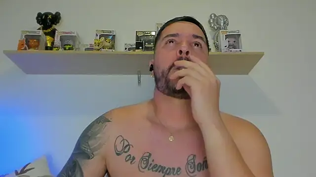 camilo restrepo21 online show from 03-26-26, 01:44