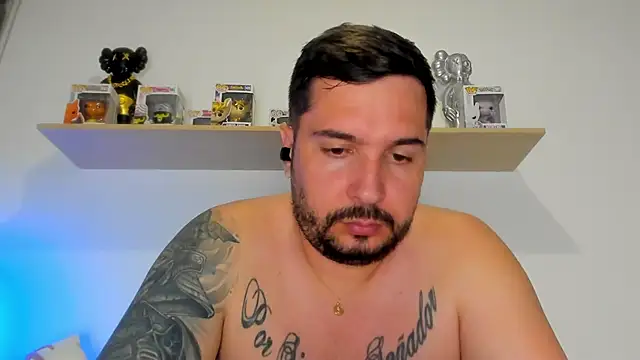 Snapshot of camilo_restrepo21 chatting on 05-07-26, 02:17 camilo restrepo21 online show from 05-07-26, 02:17