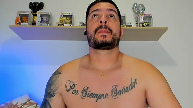 Snapshot of camilo_restrepo21 chatting on 05-12-26, 01:03 camilo restrepo21 online show from 05-12-26, 01:03