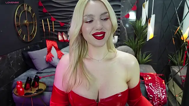 Snapshot of MistressDarsy chatting on 02-14-25, 10:07 MistressDarsy online show from 02-14-25, 10:07